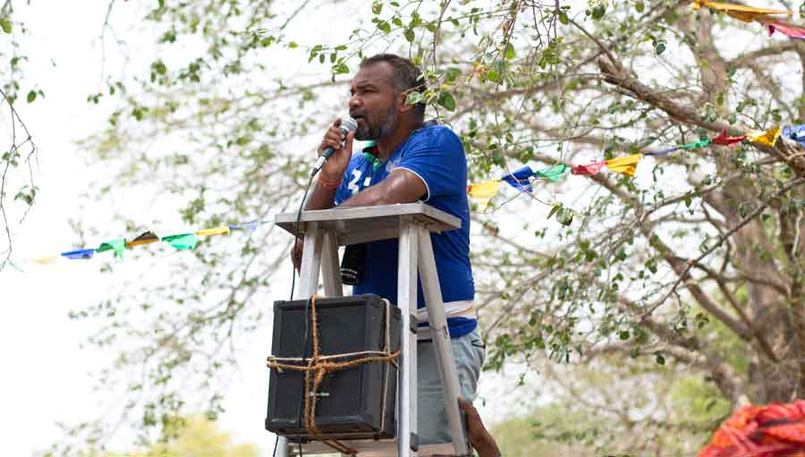 KADVI HAWA (DARK WINDS)