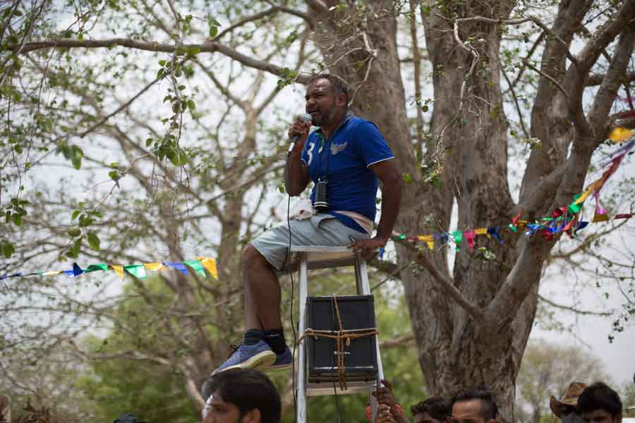 KADVI HAWA (DARK WINDS)